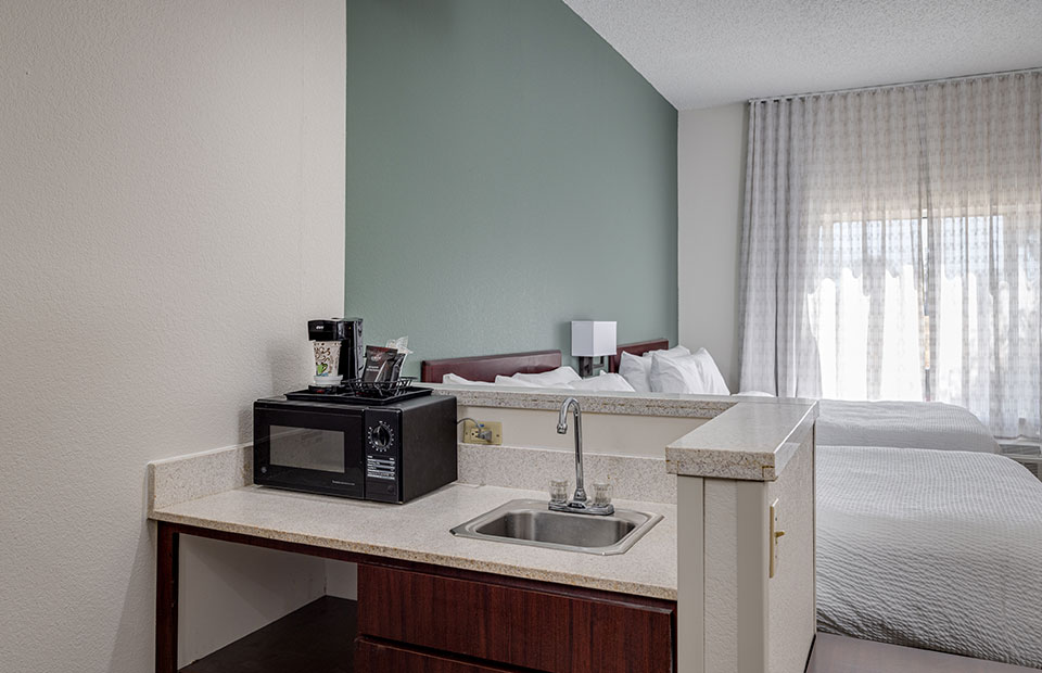 Double Queen Suite Room